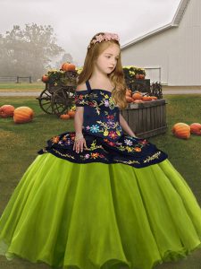 Custom Designed Embroidery Girls Pageant Dresses Olive Green Lace Up Sleeveless Floor Length