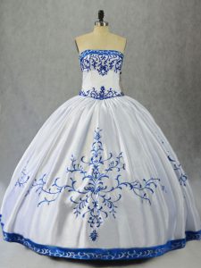 Charming Sleeveless Embroidery Lace Up Quinceanera Dresses