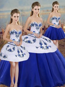 Sweet Sweetheart Sleeveless Vestidos de Quinceanera Floor Length Embroidery and Bowknot Royal Blue Tulle