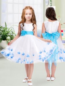 A-line Flower Girl Dresses for Less White Scoop Tulle Sleeveless Knee Length Zipper