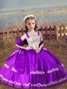 Sleeveless Satin Floor Length Lace Up Girls Pageant Dresses in Purple with Beading and Embroidery