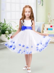 Simple White Sleeveless Appliques and Belt Knee Length Flower Girl Dresses