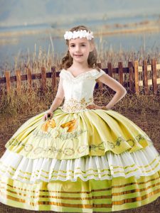 Yellow Little Girls Pageant Dress Wholesale Wedding Party with Embroidery Off The Shoulder Sleeveless Lace Up