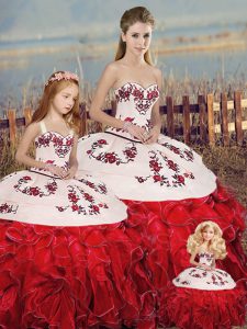Latest White And Red Ball Gowns Sweetheart Sleeveless Organza Floor Length Lace Up Embroidery and Ruffles and Bowknot Quinceanera Dress