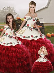 Custom Made Wine Red Lace Up Off The Shoulder Embroidery and Ruffled Layers 15th Birthday Dress Organza Sleeveless