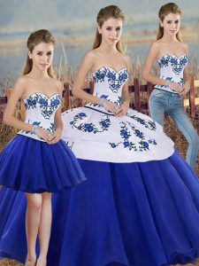 Sweetheart Sleeveless Tulle 15 Quinceanera Dress Embroidery and Bowknot Lace Up