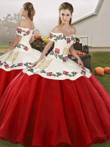 Custom Made White And Red Lace Up Off The Shoulder Embroidery Sweet 16 Quinceanera Dress Organza Sleeveless