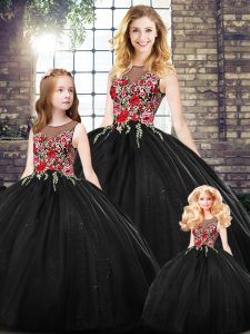 Cute Sleeveless Floor Length Zipper Quinceanera Gowns in Black with Embroidery
