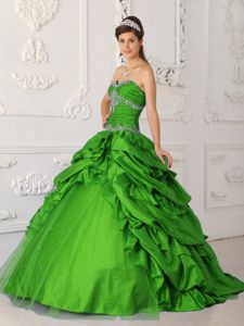 Ruching and Beading Appliques 2013 Sweet Sixteen Dresses in Green