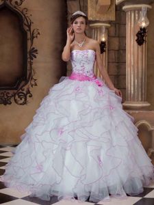Pretty White Ball Gown Dresses of 15 with Ruffles and Appliques