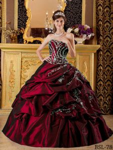 Pretty New Wine Red Quinceanera Gowns Dresses with Appliques
