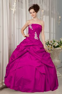 Fuchsia Ball Gown Strapless Appliques Sweet 15 Dresses