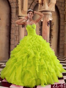 Yellow Green Sweetheart Beaded Quince Dresses with Ruffles