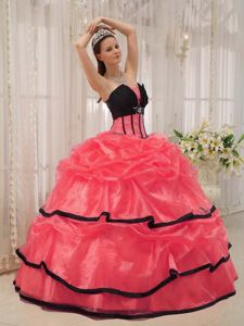 Black and Red Organza Sweet Sixteen Dresses with Pick Ups