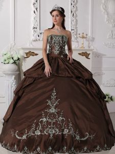 Brown Strapless Embroidery Taffeta Quinces Dresses Floor-length