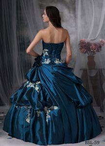 Modest Ball Gown Appliques Strapless Sweet 15 Dresses in Taffeta