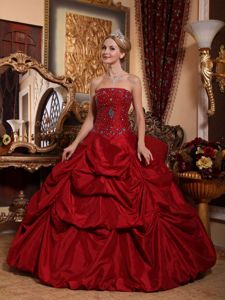 Wine Red Taffeta Beaded Dresses for Quince with Pick-ups