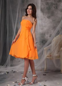 Orange Strapless Knee-length Dama Dress with Handmade Flowers