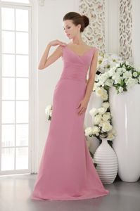 Baby Pink V-neck Chiffon Prom Dresses for Dama with Brush Train