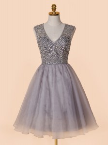 Fashionable Sleeveless Organza Knee Length Zipper Mother of Groom Dress in Grey with Sequins