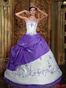 Embroidery Strapless Quinceanera Party Dress in Purple and White