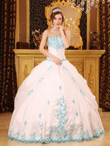 Princess White Sweetheart Appliques Dresses for Quince in Taffeta