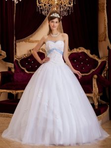 Simple White Sweetheart Tulle Dresses for a Quince with Appliques