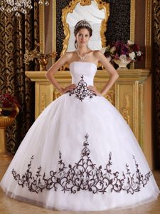 Simple Strapless White Tulle Bodice Dress for Quince with Appliques