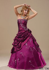 Taffeta and Organza Burgundy Sweet 16 Dresses with Embroidery