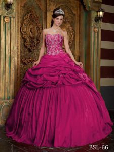 Embroidery Sweetheart Dress for Quince with Pick-ups in Fuchsia