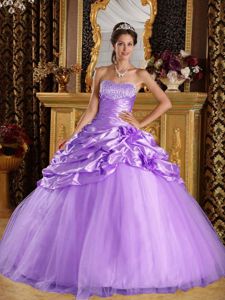 Lilac Pick-ups Dresses for a Quince with Beading and Ruches