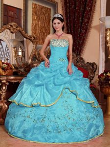 Aqua Blue Pick-ups Strapless Dresses for Quince with Embroidery