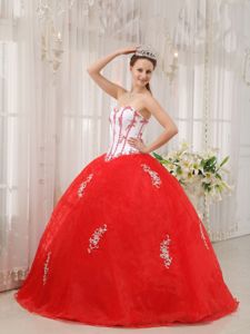 Chic White and Red Sweetheart Appliques Ball Gown Quince Dresses