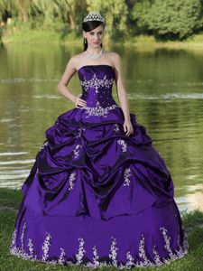 Low Price Appliqued Purple Dress for Sweet 16 with Pick-ups