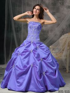 2013 Modest Strapless Appliqued Lilac Quinceanera Party Dress