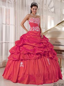 2013 Low Price Taffeta Pick-ups Appliqued Red Sweet 15 Dress