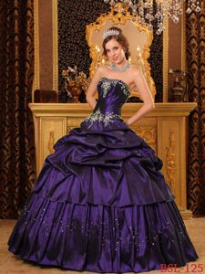 Beautiful Pick-ups Beaded Appliqued Purple Quinceanera Dresses