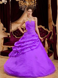 Appliqued Pick-ups Purple Dress for Sweet 16 with Slot Neckline