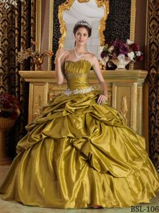 Ball Gown Taffeta Pick-ups Quinceanera Dresses with Ruches