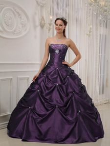 Purple Quinceanera Dresses with Pick-ups and Beaded Brooch
