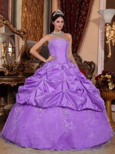 Strapless Beaded Quince Dresses in Lilac with Pick-ups