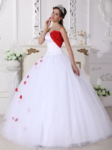 White and Red Dress For Quince with Flowers Decorate Bust and Appliques