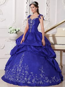 Noble Straps Royal Blue Quinceanera Party Dress with Embroidery