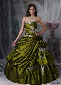 Olive Green Pick-ups Appliques Ruffled Quince Gowns Dresses