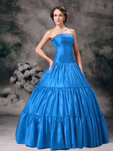 Recommended Simple Strapless Sapphire Blue Dress for a Quince