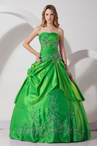 Spring Green Ball Gown Strapless Dress Of 15 with Embroidery