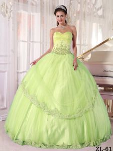 Cheap Appliqued Yellow Green Quinces Dresses with Lace Hem