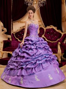 Mature Pick Ups Purple Dress for Sweet 15 with White Appliques