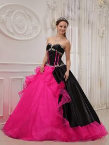 Classic Black and Red Sweetheart Dresses for a Quince with Beading