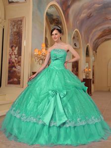 Fashionable Green Dresses for a Quince with Sequins and Bowknots